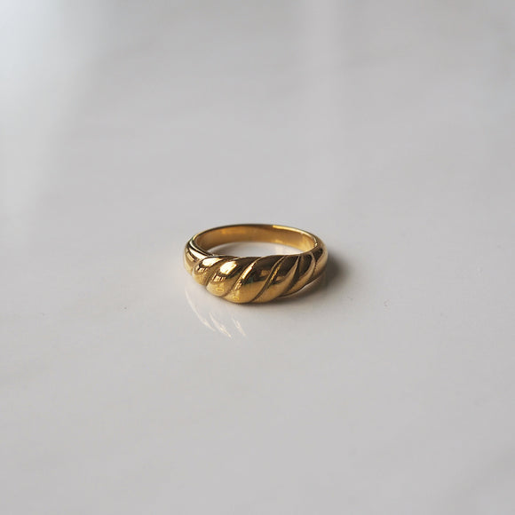 Marguerite Ring (Thin)